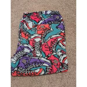 LULAROE T&C Tall & Curvy - SNEAKERS CONVERSE CHUCKS LEGGINGS